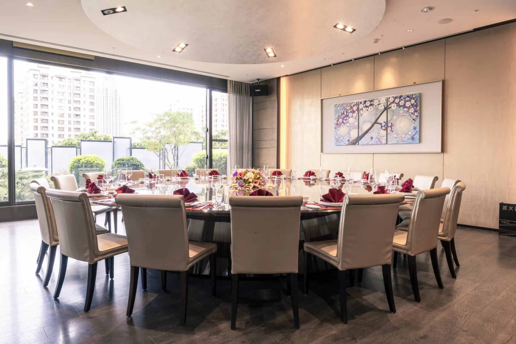 Brand H2o Banquet Room 01